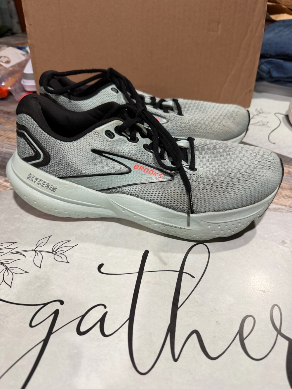 Brooks ladies size 9 Glycerin Running Shoes